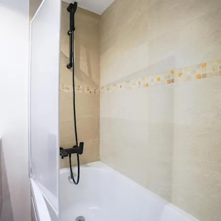Apartment Spacious Apt On The Grands Boulevards Paris