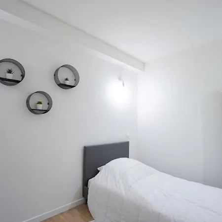 Apartment Spacious Apt On The Grands Boulevards *
